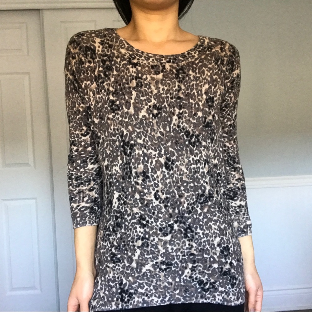 Aritzia Wilfred Balzac Animal Print Sweater. Women’s size XXS.